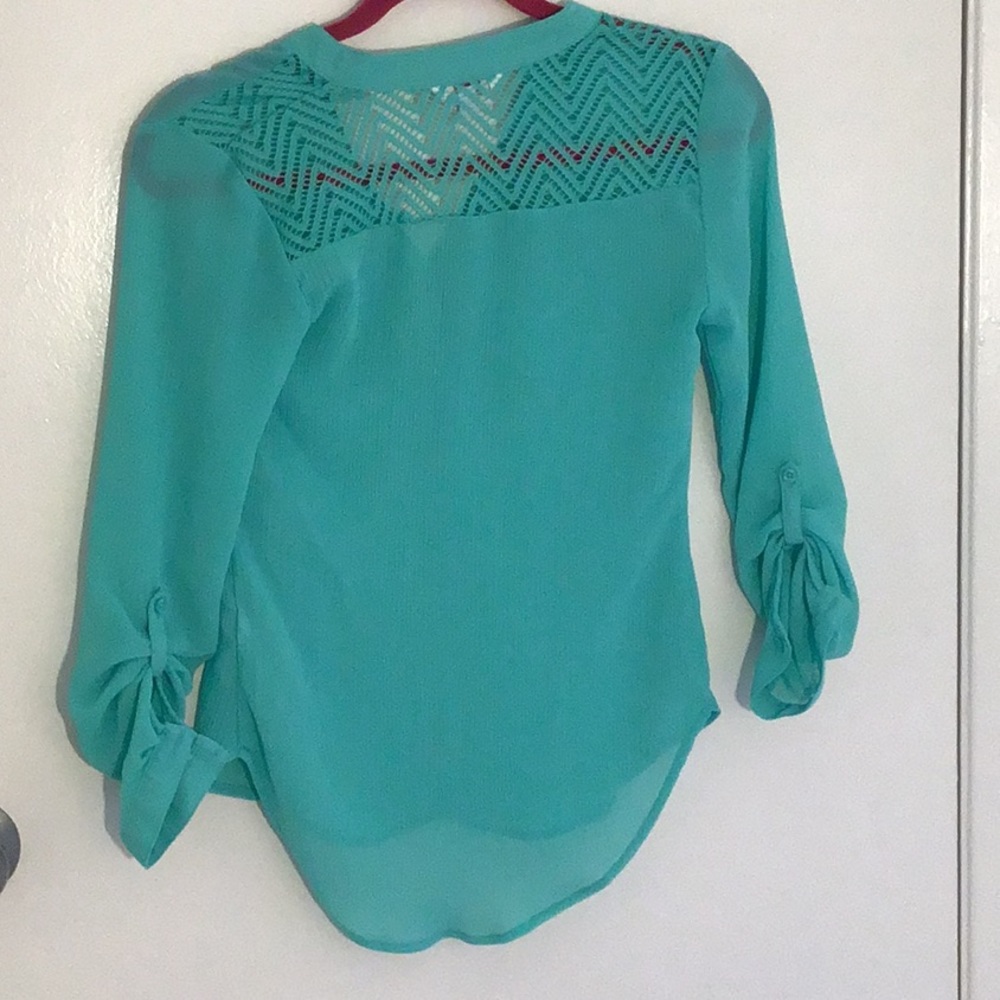 Tops - Picture 6 of 6